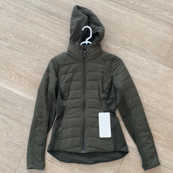 Lululemon Extra Mile Jacket, green, Size 2, New with Tag! - Picture 1 of 10